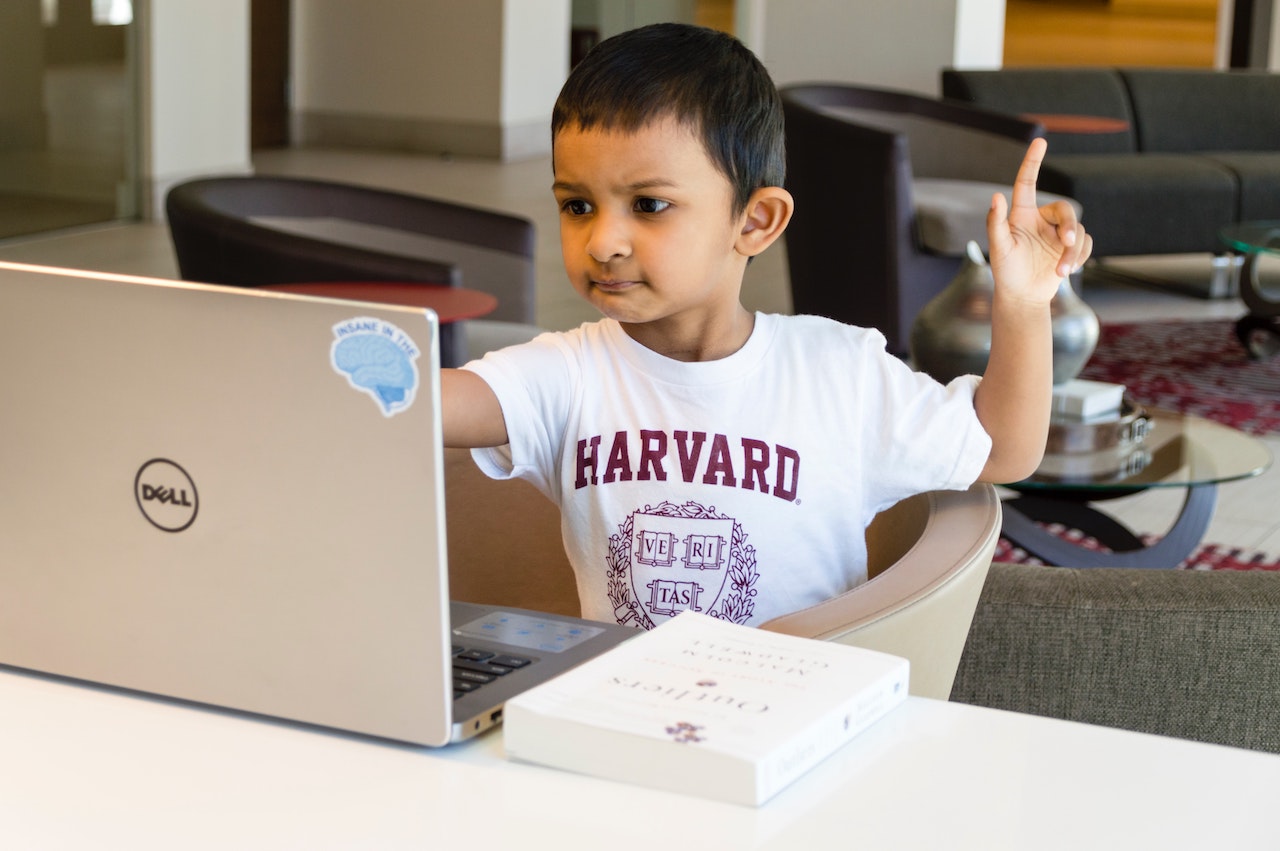 What laptop should I buy my child for online learning? Discover Coding